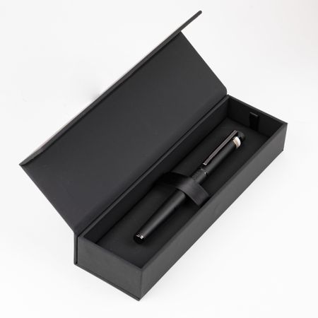 Hugo Boss ICONIC LOOP BLACK Fountain Pen HSG3522A